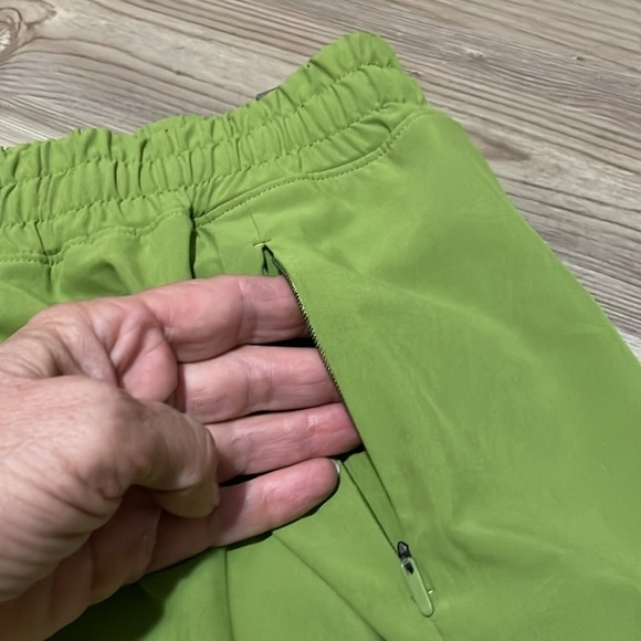 Calia Run Collection midrise Infinity Short 3” Relaxed Army green Size XL NWT - Picture 5 of 14